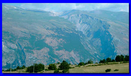 ...una splendida foto del Vallone di Taranta Peligna....